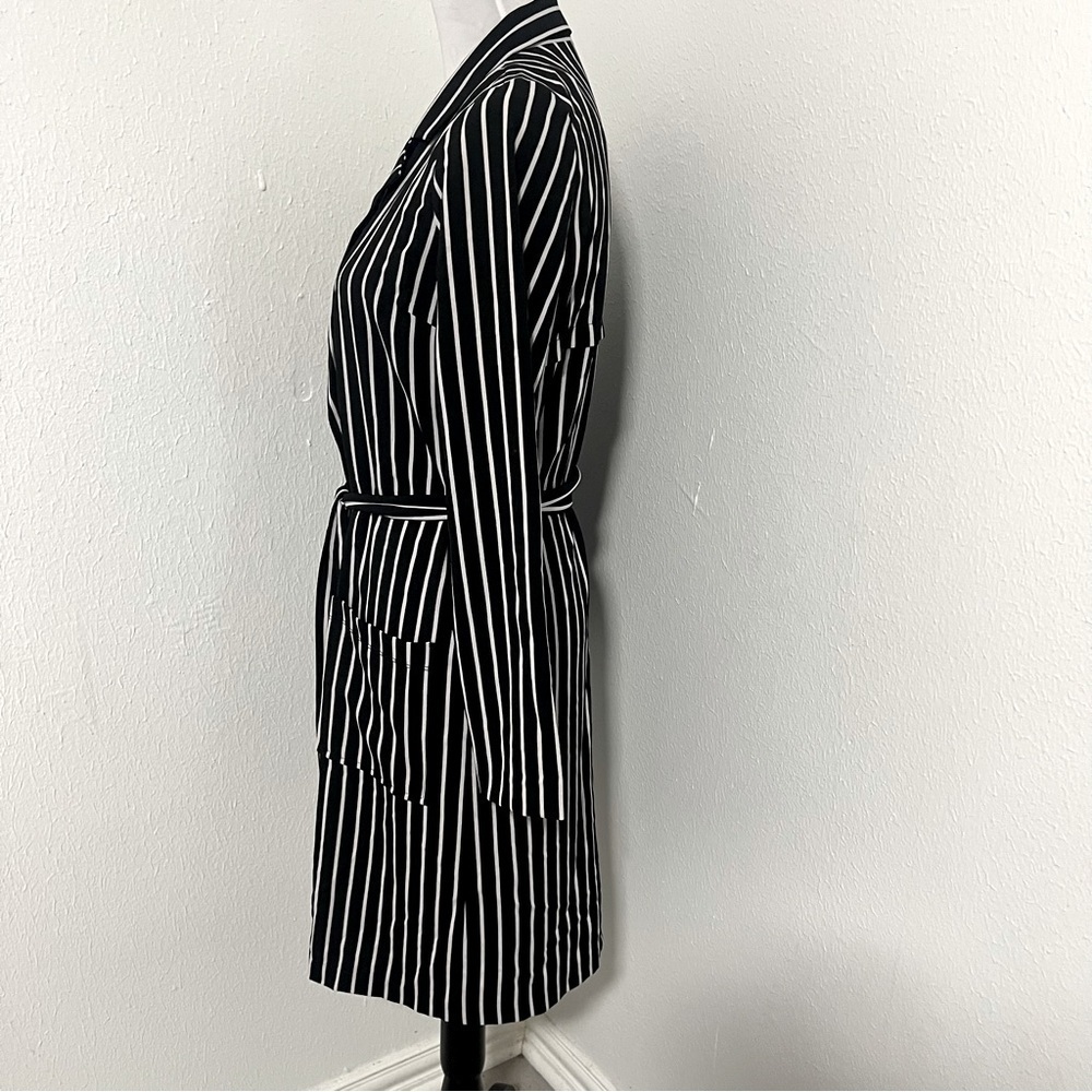 Active USA Women Small Black and White Striped Wrap Dress with Belt and Pockets - Picture 4 of 9